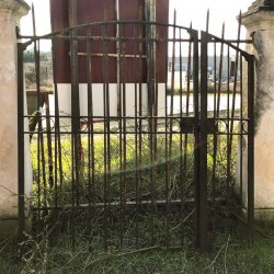 GRILLE DE PORTAIL CINTRE